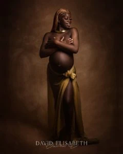 shooting grossesse en studio a Paris
